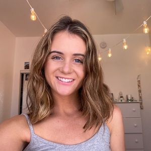 Meet your Posher, Caity